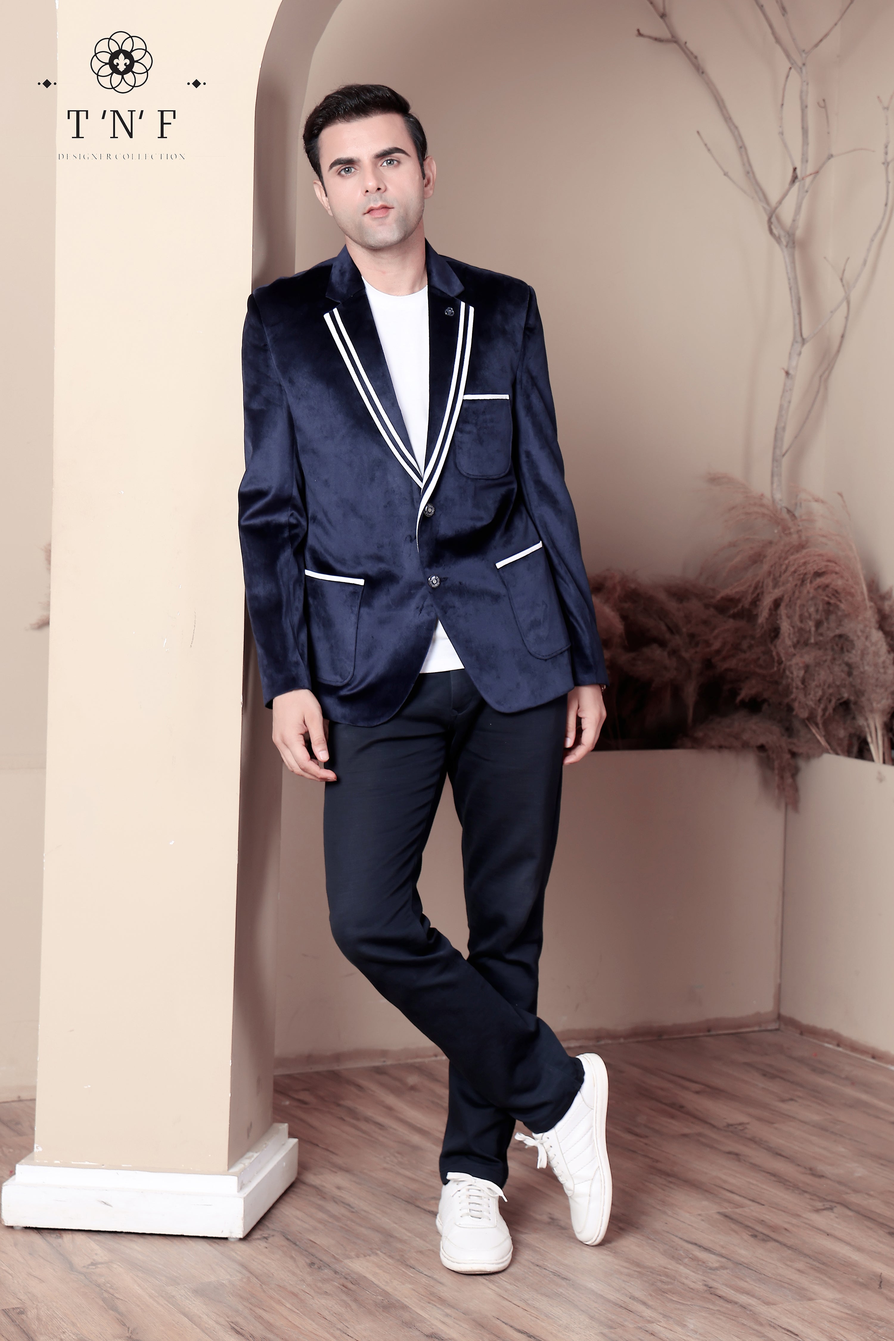 Navy Blue Sharp Lapel Blazer